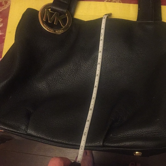 Michael Kors Handbag! - Picture 9 of 11